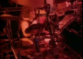 Ejercicio de inglés con la canción Caught In A Mosh (Live) de Anthrax | Recurso educativo 123441