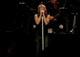 Fill in the gaps con la canción Hook Me Up (Live) de Bon Jovi | Recurso educativo 125248